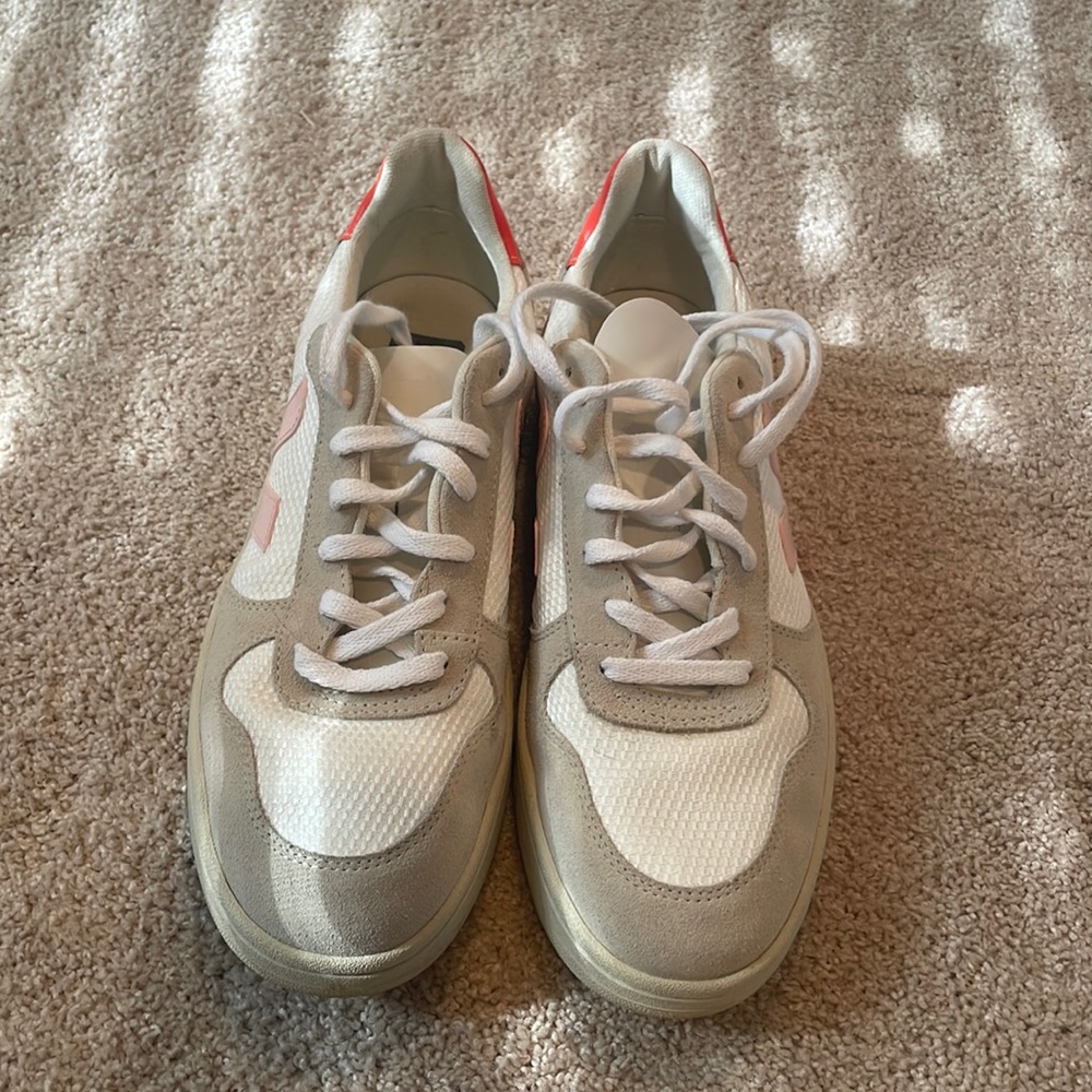 Veja V10 EU 40/ US9